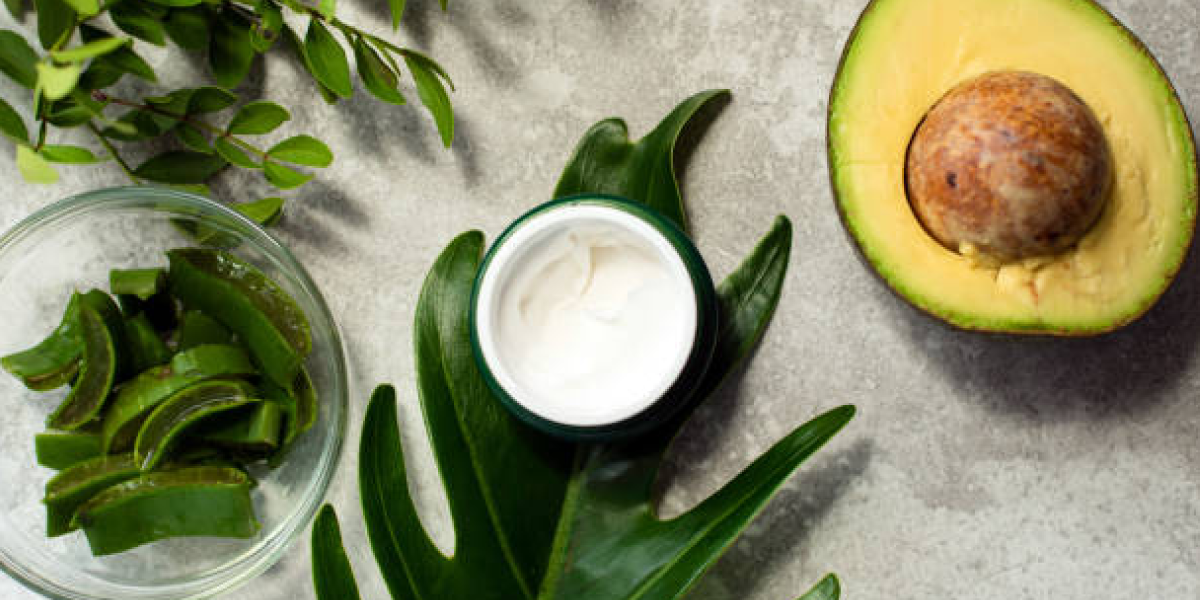 Avocado Oil and Aloe Vera Mask