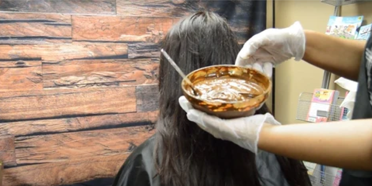 How to Safely Transition Between Henna and Hair Dye